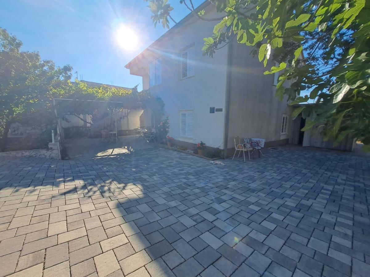 Holiday Room Macukin Brela Exterior photo
