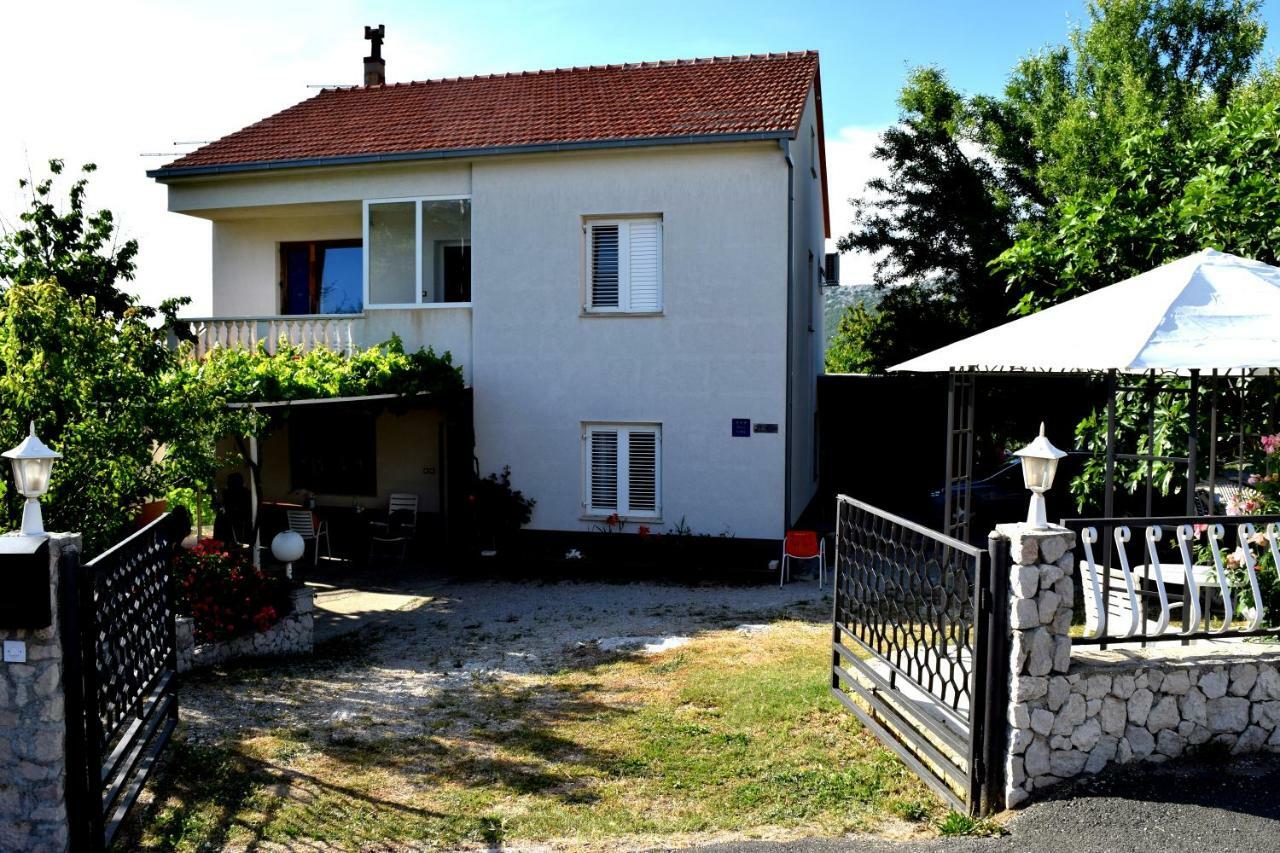 Holiday Room Macukin Brela Exterior photo